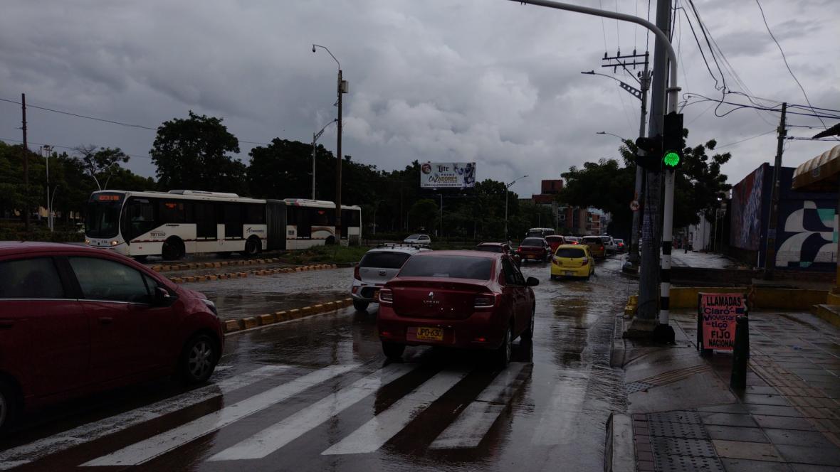 La mañana de este jueves se presentaron lluvias en distintas partes de la ciudad.