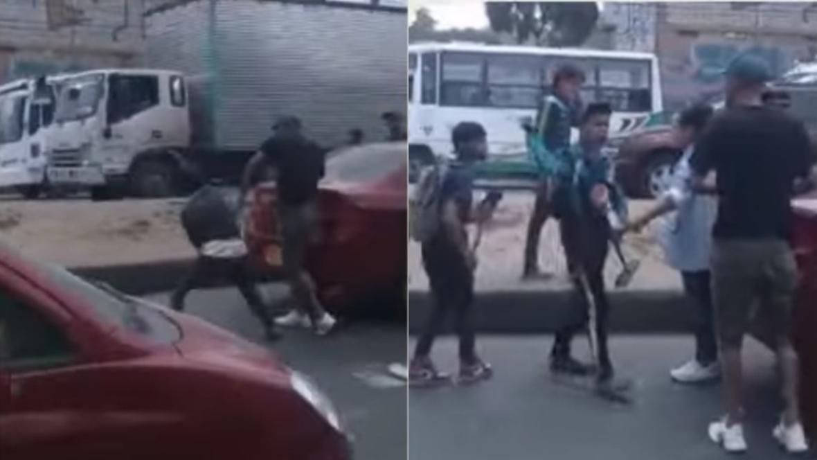 Los niños atacaron al conductor después de que este no quiso que le limpiaran el parabrisas.