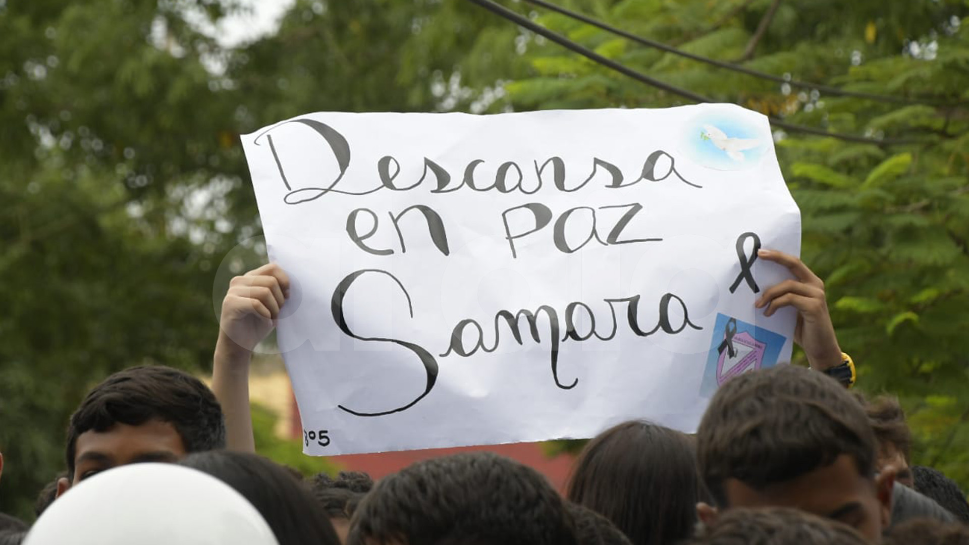 En la mañana de este viernes, los compañeros de clase de Samara realizaron una manifestación para pedir justicia.
