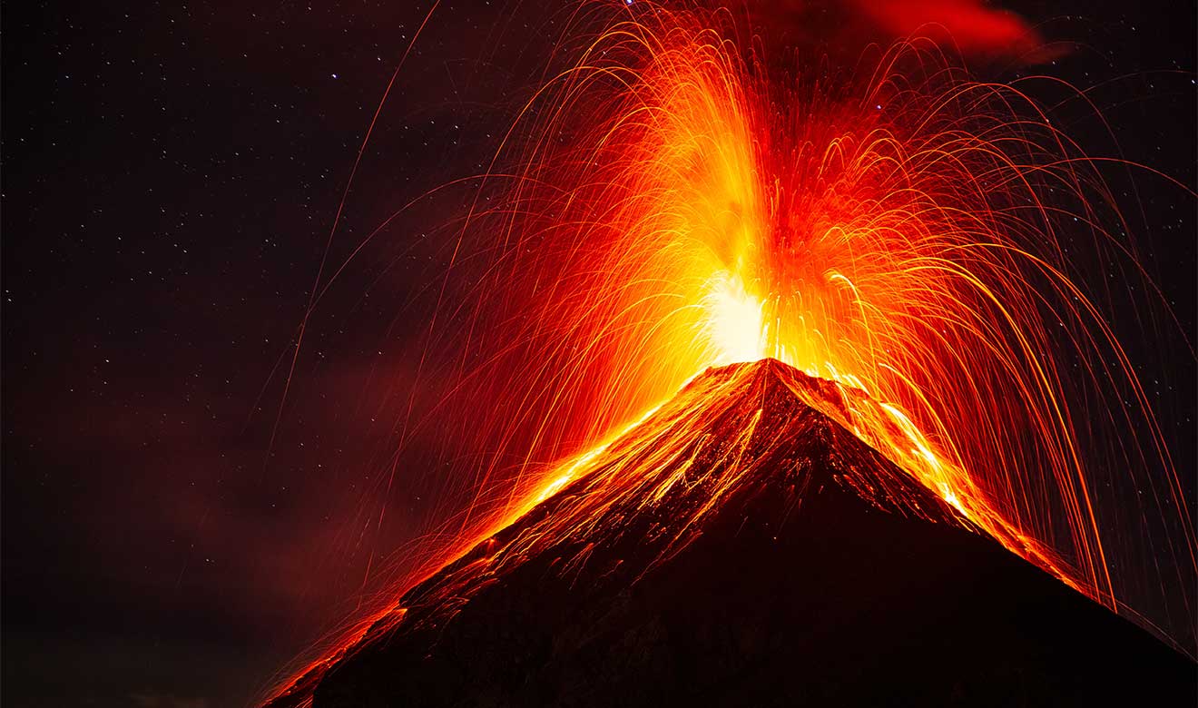 Imagen de referencia de la erupción de un volcán