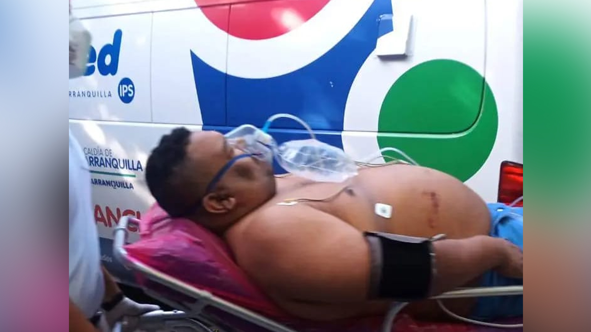 El hombre herido fue conducido hacia el hospital de Barranquilla, donde recibe atención médica