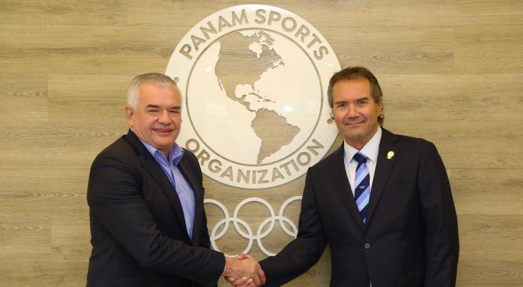 Ciro Solano, presidente del Comité Olímpico Colombiano, acompañado por Neven Ilic, presidente de Panam Sports