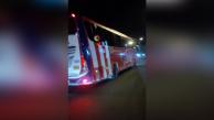 aspecto del bus que transportó a los jugadores, que arribaron en horas de la madrugada a Montería