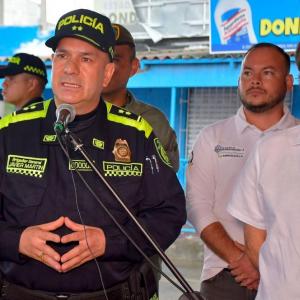 El alcalde de Barranquilla y el director de Seguridad Ciudadana de la Policía Nacional