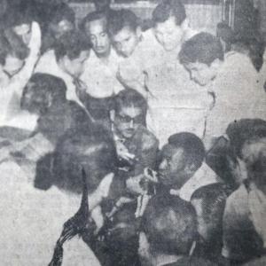 Pelé en conferencia de presa en Barranquilla. 