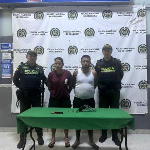 Holman Ramírez Marín, 31 años, y Sandra Johana Guardiola Taboada, de 39, capturados por la Policía.
